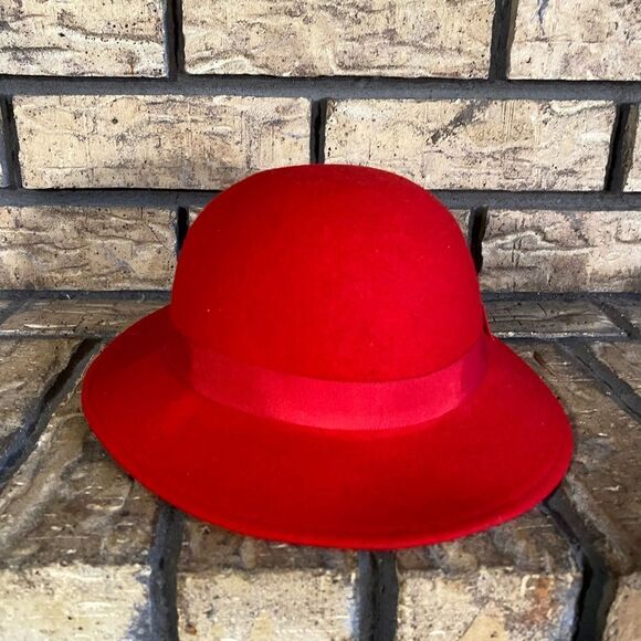 ‎Red hat - Picture 1 of 5